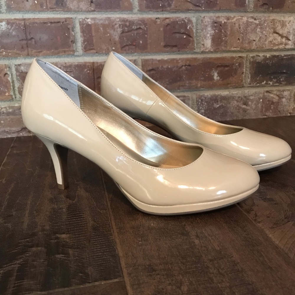 Kelly & Katie Nude Pump Size 8